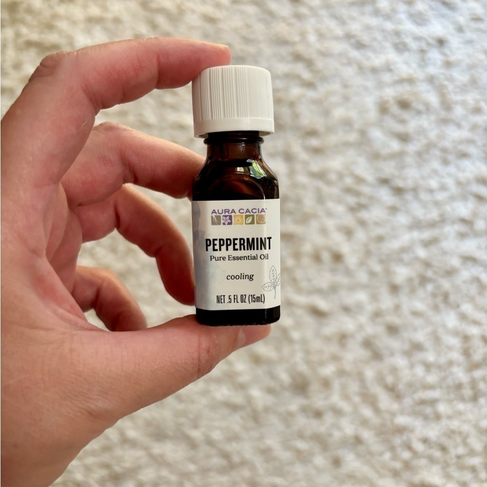 FREE in a bundle Peppermint essential oil .5 fl oz